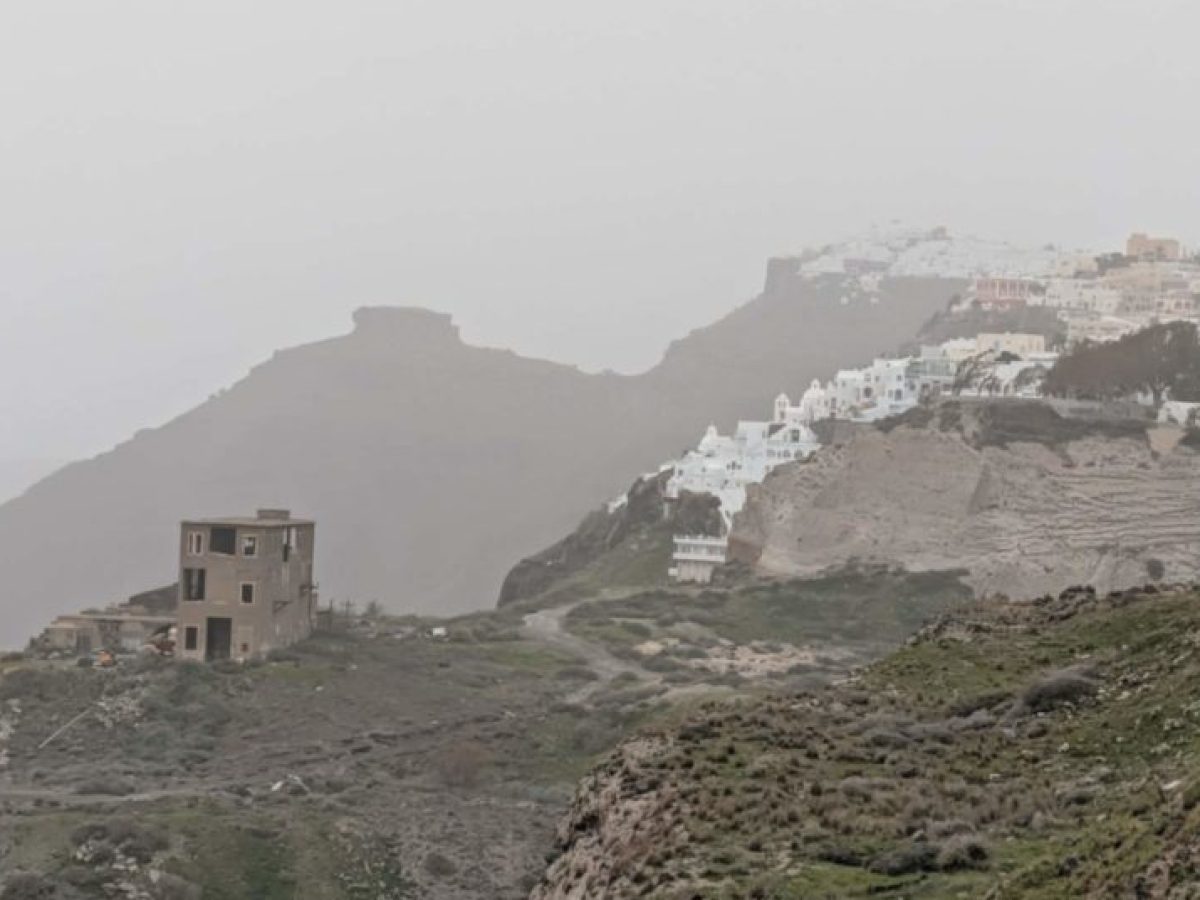 Σε κλοιό αφρικανικής σκόνης η χώρα