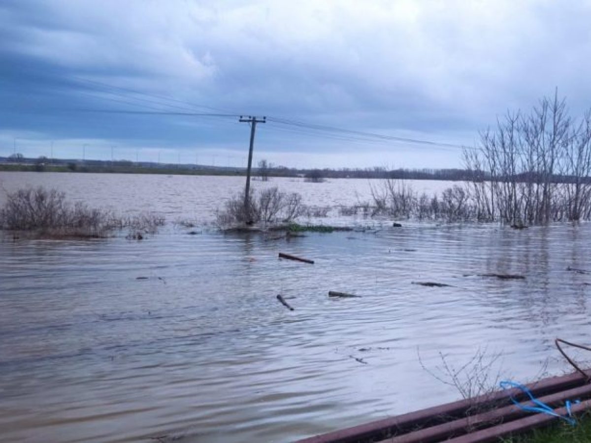 Σε «κόκκινο συναγερμό» ο Έβρος: Υψηλός ο κίνδυνος για πλημμυρικά φαινόμενα και άνοδο της στάθμης του ποταμού