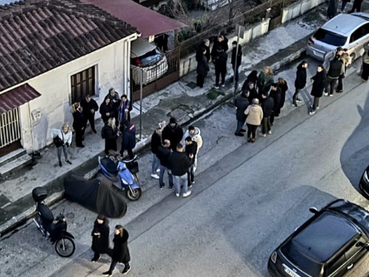 Συγκέντρωση συμπαράστασης εργαζομένων της ΒΙΟΛΑΝΤΑ, προς τον ιδιοκτήτη