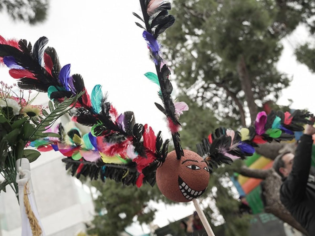 Σήμερα, Σταχτοδευτέρα, κάθε ποντιακό σπίτι, κρεμά τον κουκαρά! Το ταπεινό φυλαχτό της Σαρακοστής στον Πόντο