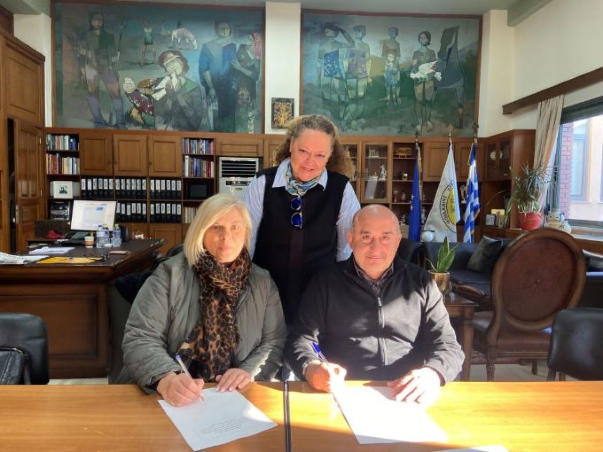 Σύμβαση έργου για αποκαταστάσεις δρόμων στον Δήμο Τρικκαίων λόγω Daniel υπέγραψε ο δήμαρχος Ν. Σακκάς 