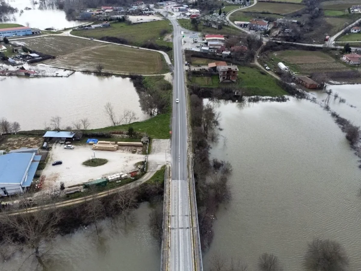 Συναγερμός στον Έβρο: Μάχη με τα νερά – Κίνδυνος για οικισμούς και χωριά