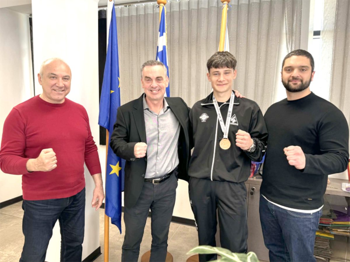 Συνάντηση Δημάρχου Λεβαδέων με τον πρωταθλητή kick boxing Γιώργο Μεχμετλλάρη