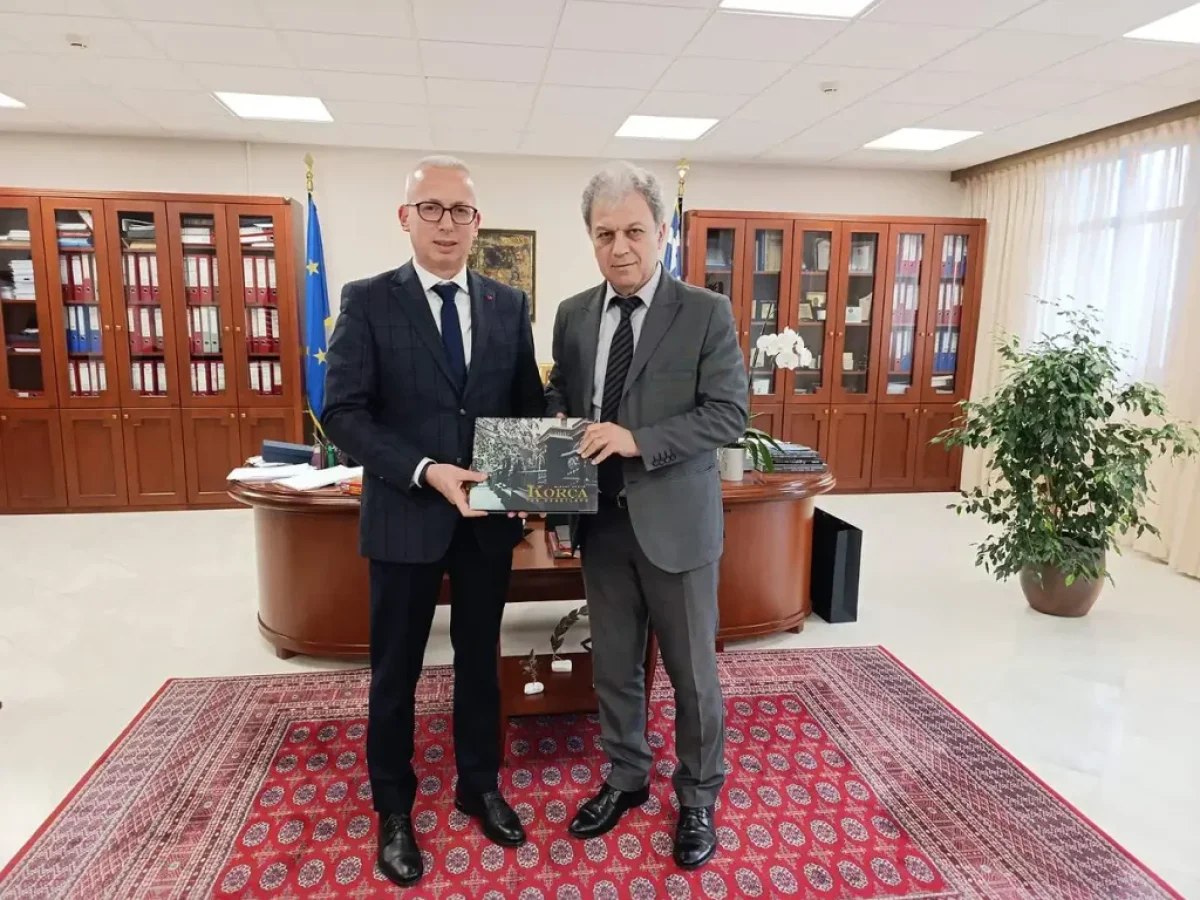 Συνάντηση εργασίας του Περιφερειάρχη με τον Δήμαρχο  και τον Γενικό Πρόξενο της Ελλάδας στην Κορυτσά