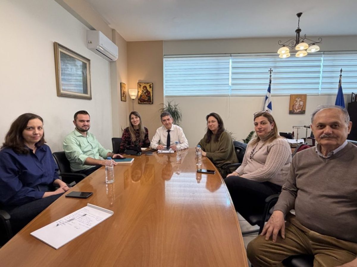 Συνάντηση Γρ. Αλεξόπουλου με τη σκηνοθέτη-σεναριογράφο και τους παραγωγούς ταινίας που θα γυριστεί στη Δυτική Αχαΐα