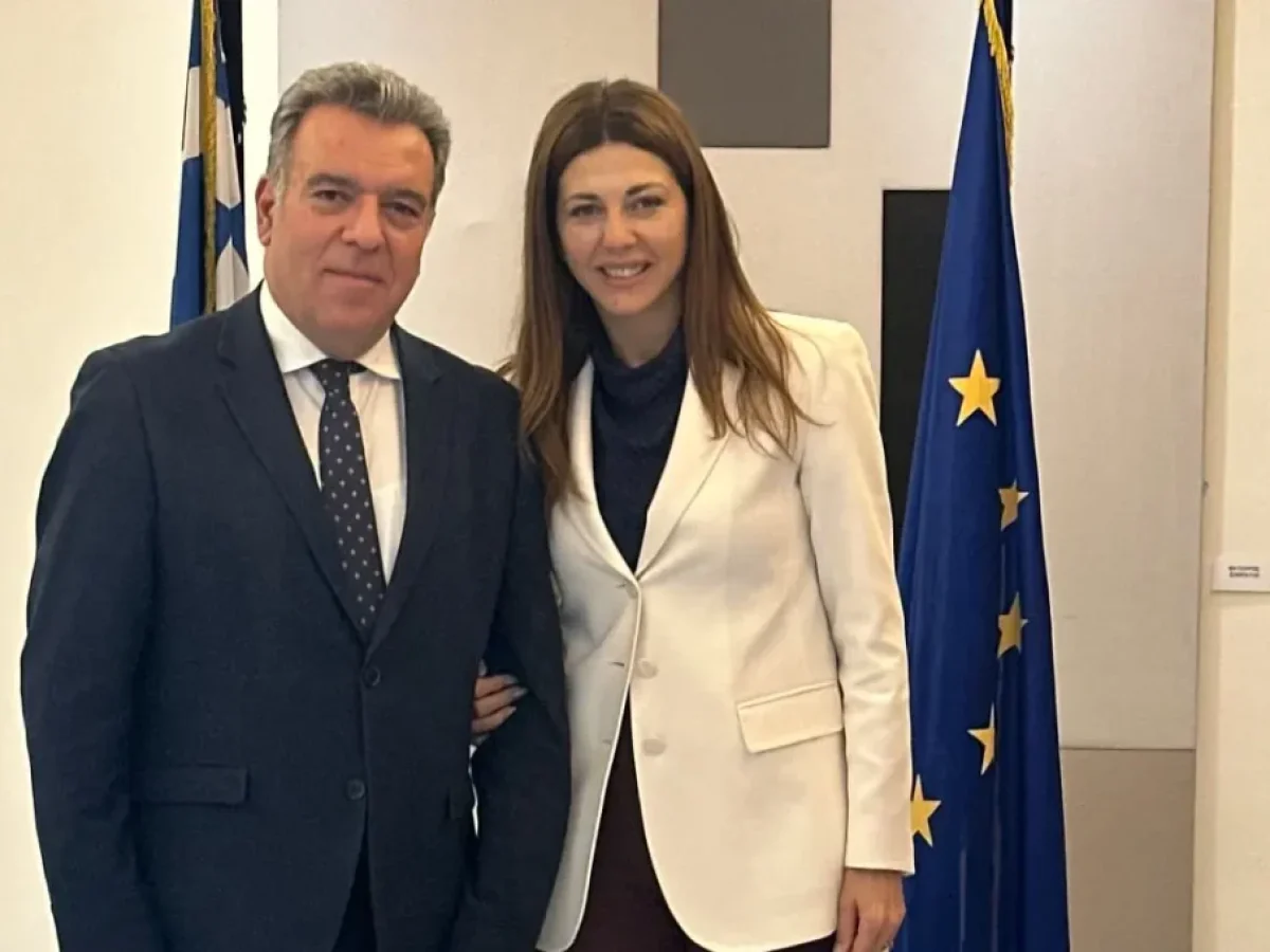 Συνάντηση Μάνου Κόνσολα με την Υπουργό Παιδείας