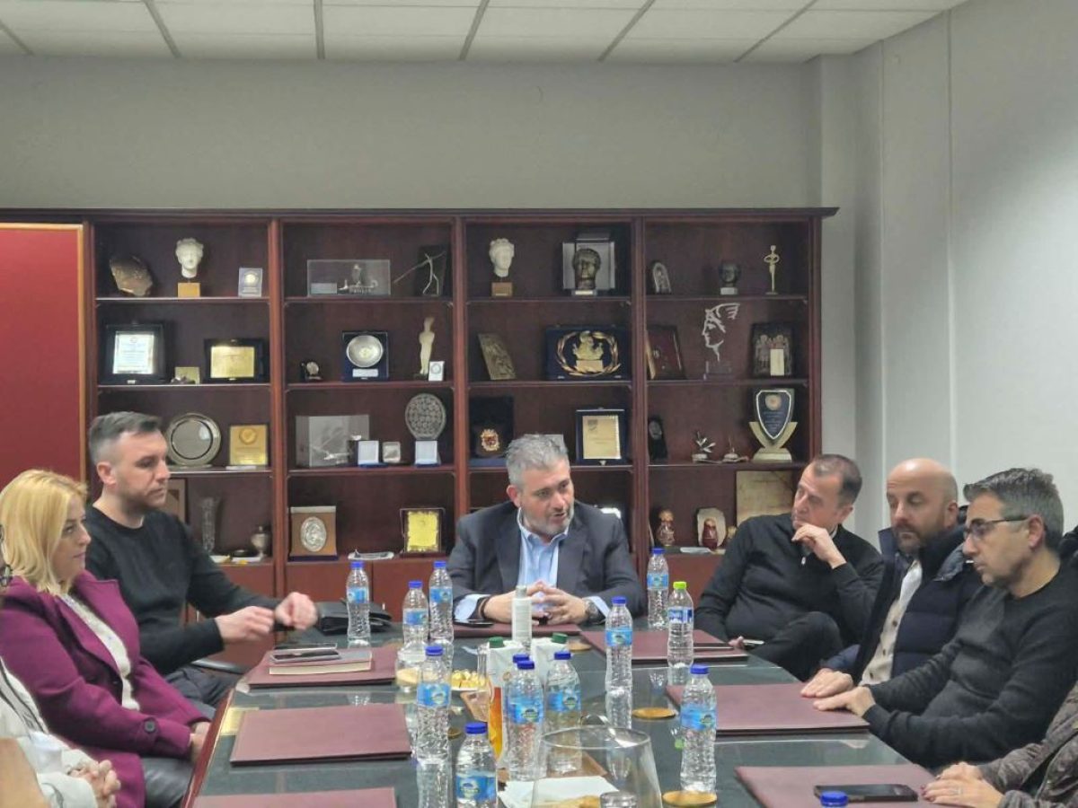 Συνάντηση Προέδρου Επιμελητηρίου Κωνσταντίνου Πίτσια με τους εκπροσώπους τοπικών ραδιοφωνικών σταθμών της Πιερίας