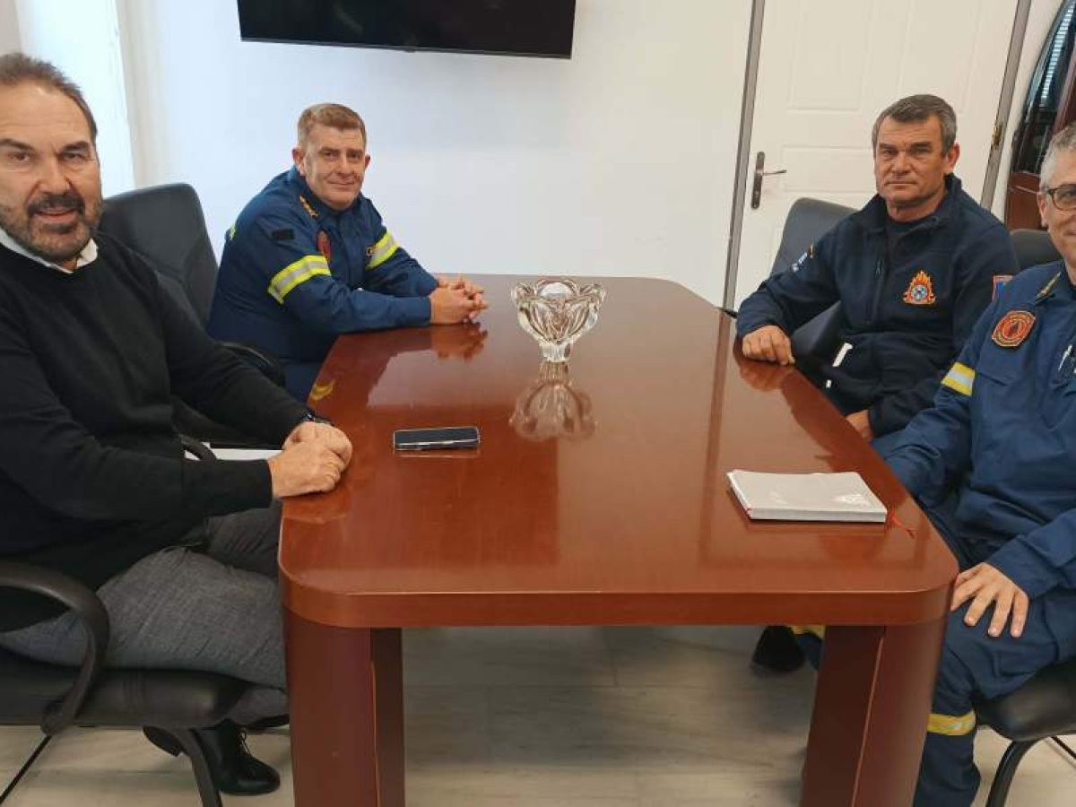 Συνάντηση του Δημάρχου Φλώρινας με τους νέους Διοικητές των Πυροσβεστικών Υπηρεσιών