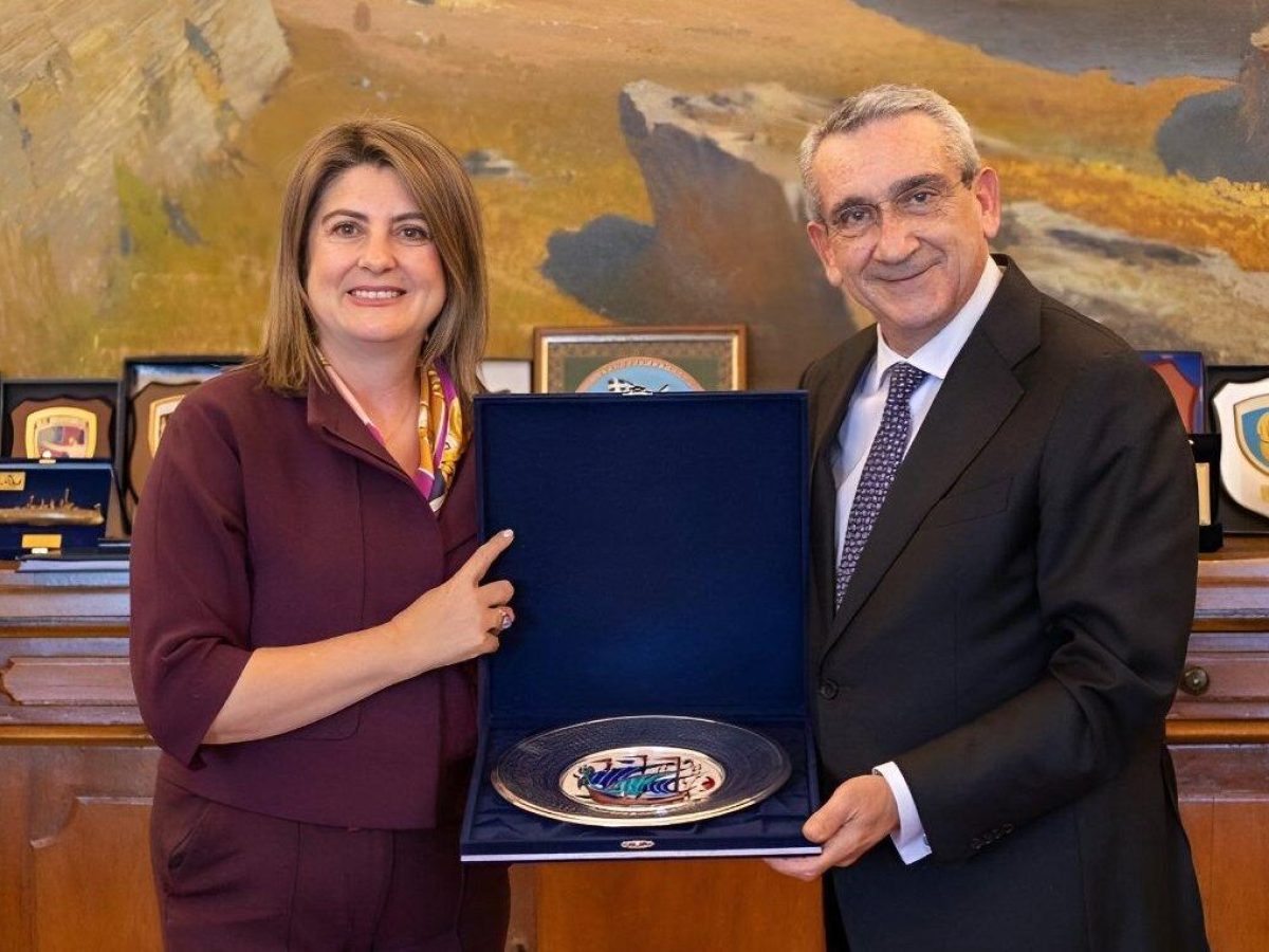 Συνάντηση του Περιφερειάρχη Γ. Χατζημάρκου με τη νέα Γενική Πρόξενο της Τουρκίας στη Ρόδο, Mebşure Taşkın