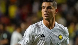 sinnefa-stis-schesis-ronalnto-me