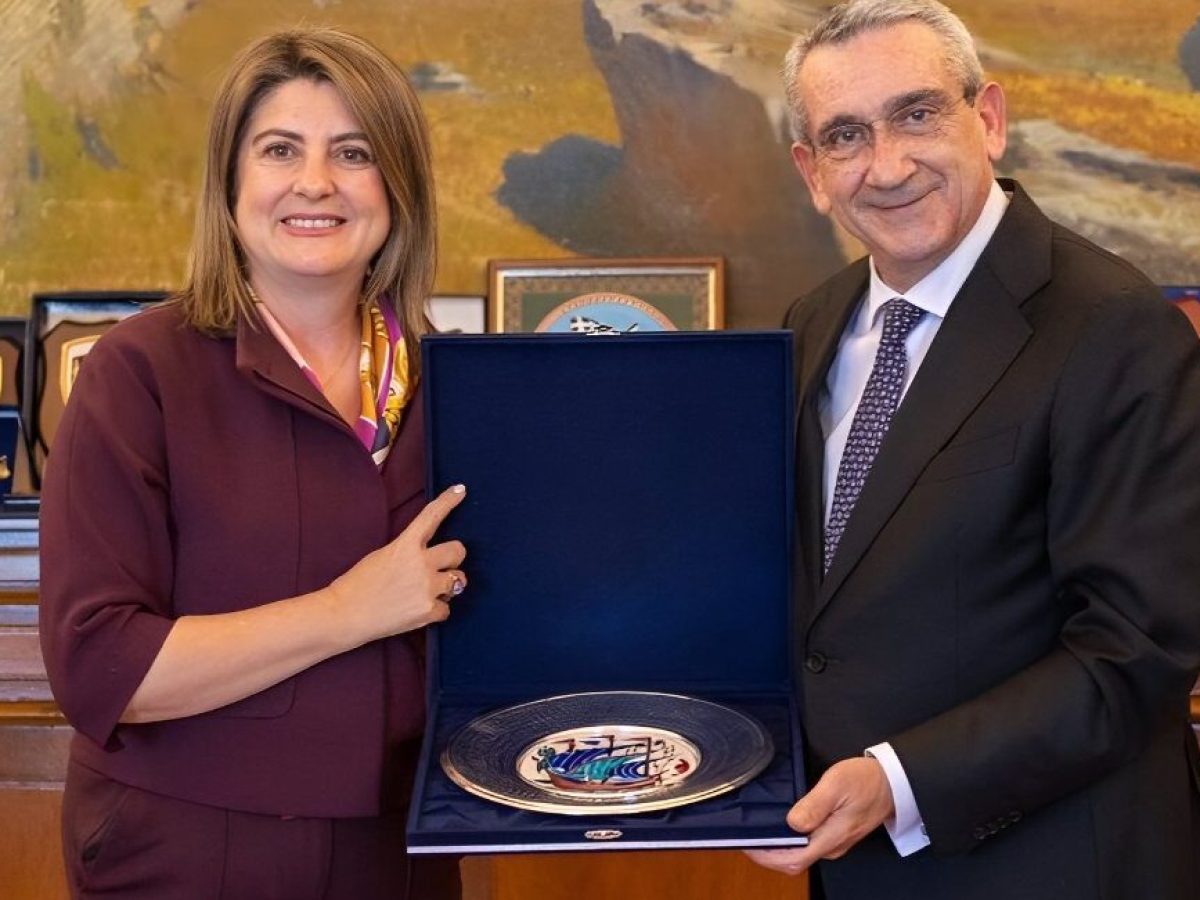 ΣΥΝΑΝΤΗΣΗ ΤΟΥ ΠΕΡΙΦΕΡΕΙΑΡΧΗ ΜΕ ΤΗΝ ΝΕΑ ΓΕΝΙΚΗ ΠΡΟΞΕΝΟ ΤΗΣ ΤΟΥΡΚΙΑΣ ΣΤΗ ΡΟΔΟ