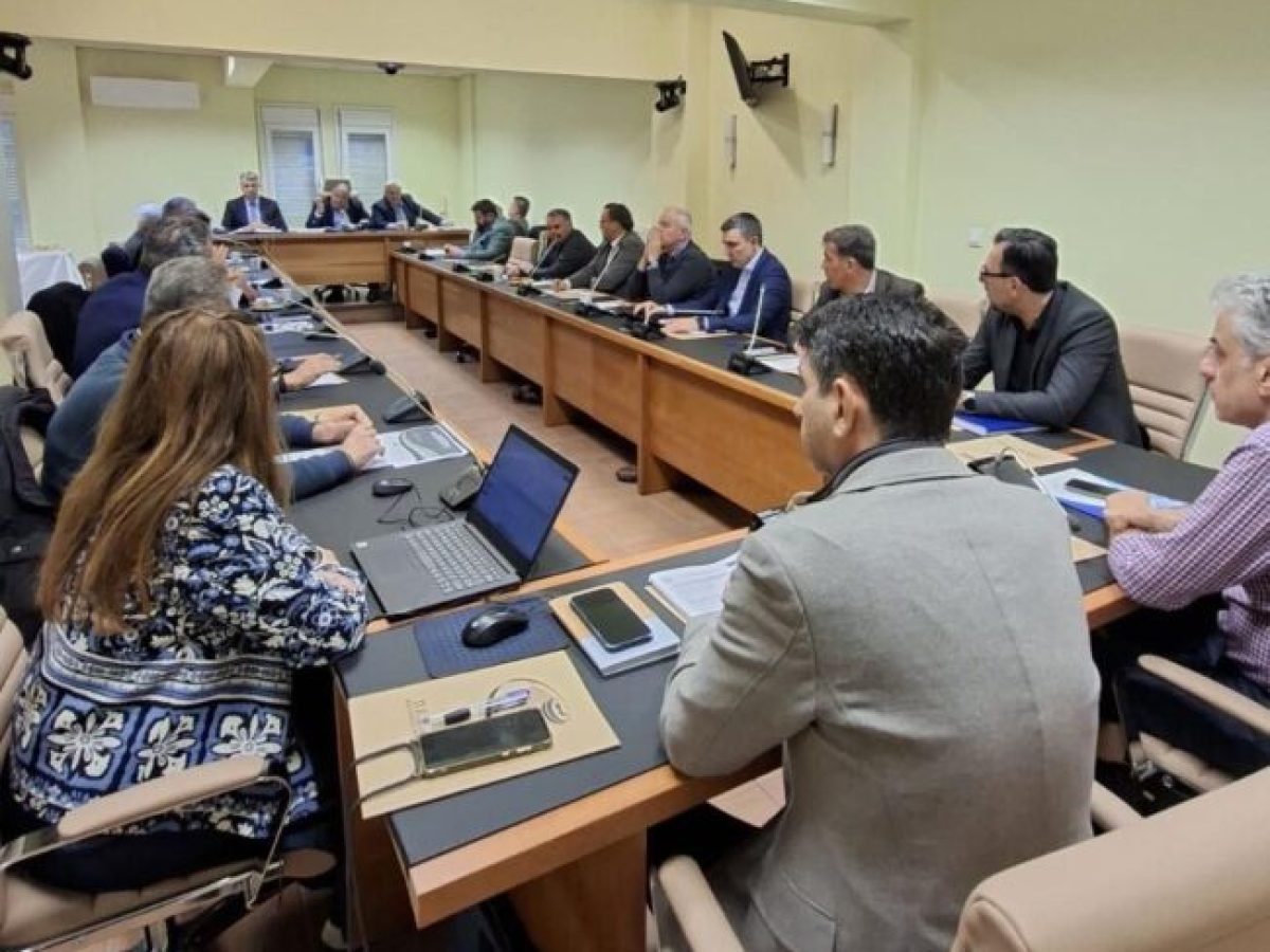 Σύσκεψη Χριστόδουλου Τοψίδη με δημάρχους της ΠΑΜΘ για το  ΠΕΠ 2021-2027, τον απολογισμό του ΠΠΑ 2021-2025 και τον σχεδιασμό της νέας περιόδου 2026-2030