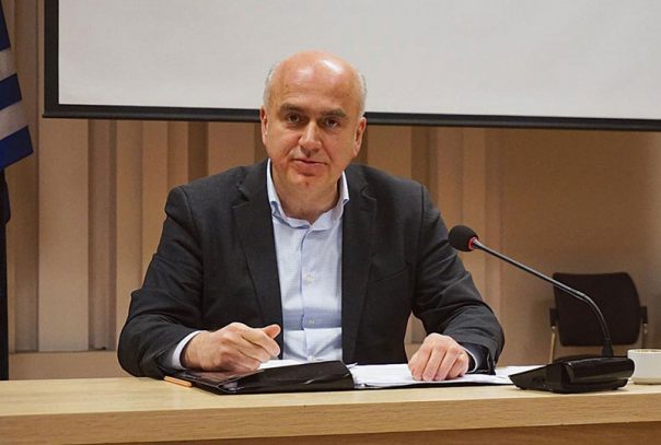 skliri-kritiki-metiou-ston-apologismo