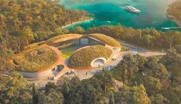 skorpios-se-trochia-stadiakis-touristikis