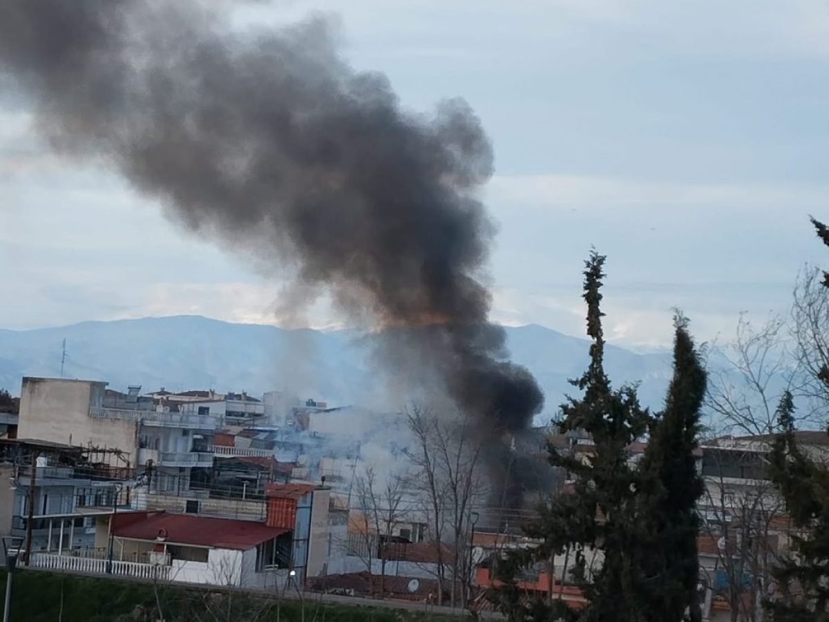 Σοκ: Νεκρή η γυναίκα της οποίας πήρε φωτιά το σπίτι στη Λάρισα!