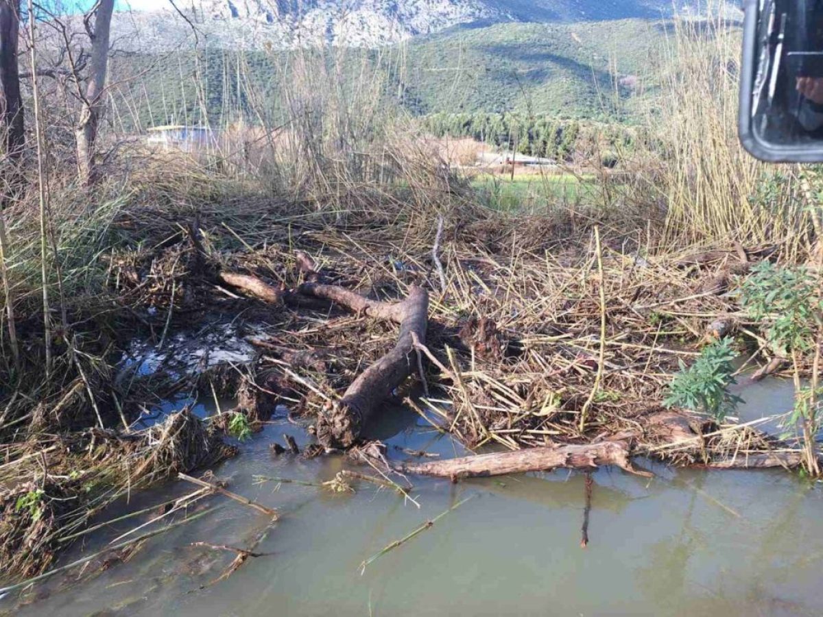 Σοβαρά προβλήματα σε ρέμα στην Κάτω Βασιλική λόγω της κακοκαιρίας