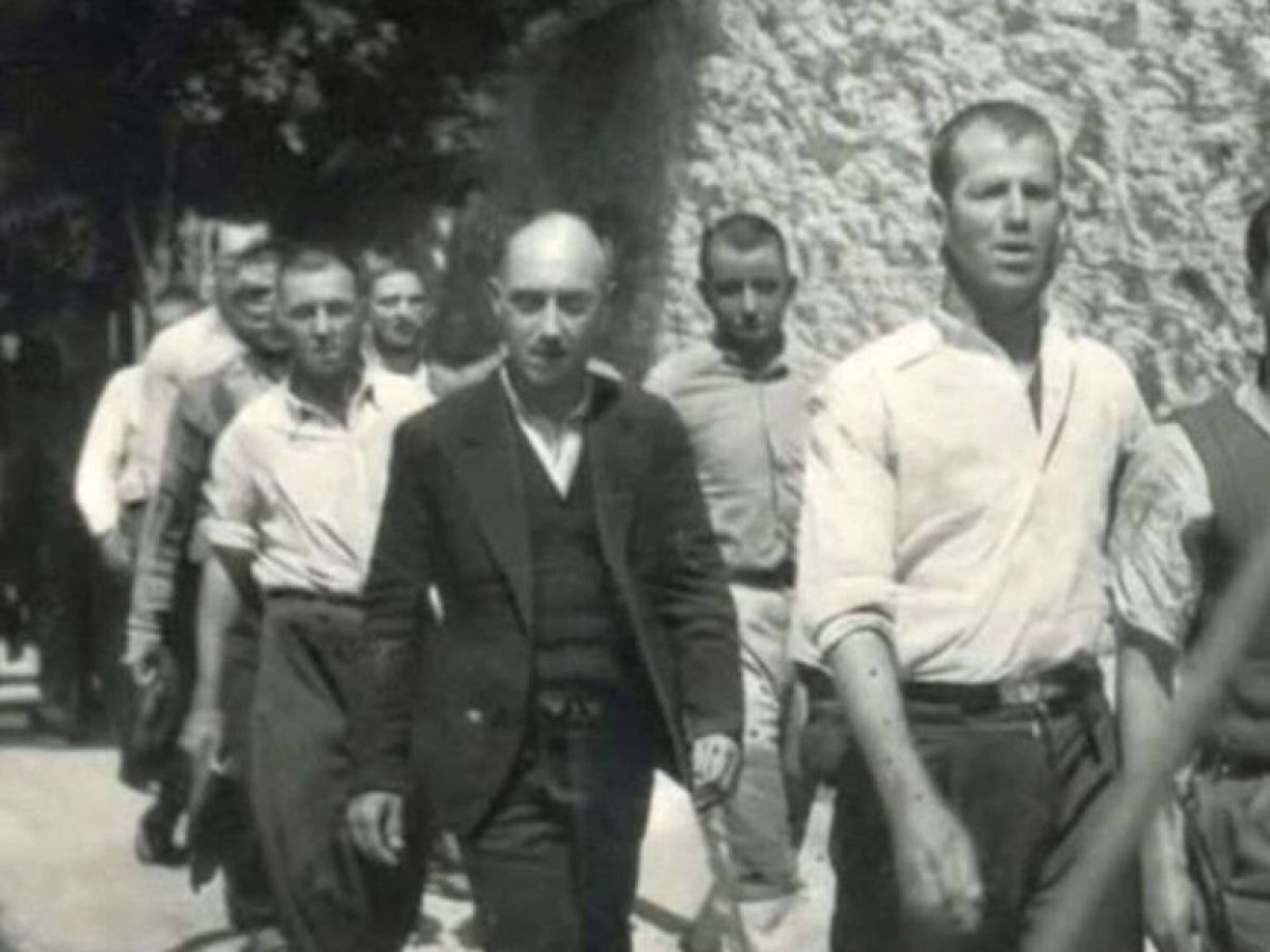Σπάνιες φωτογραφίες, απώλειες στην παροικία μας, αγγελία θανάτου… εν ζωή συμπαροίκου και άλλα ενδιαφέροντα θέματα