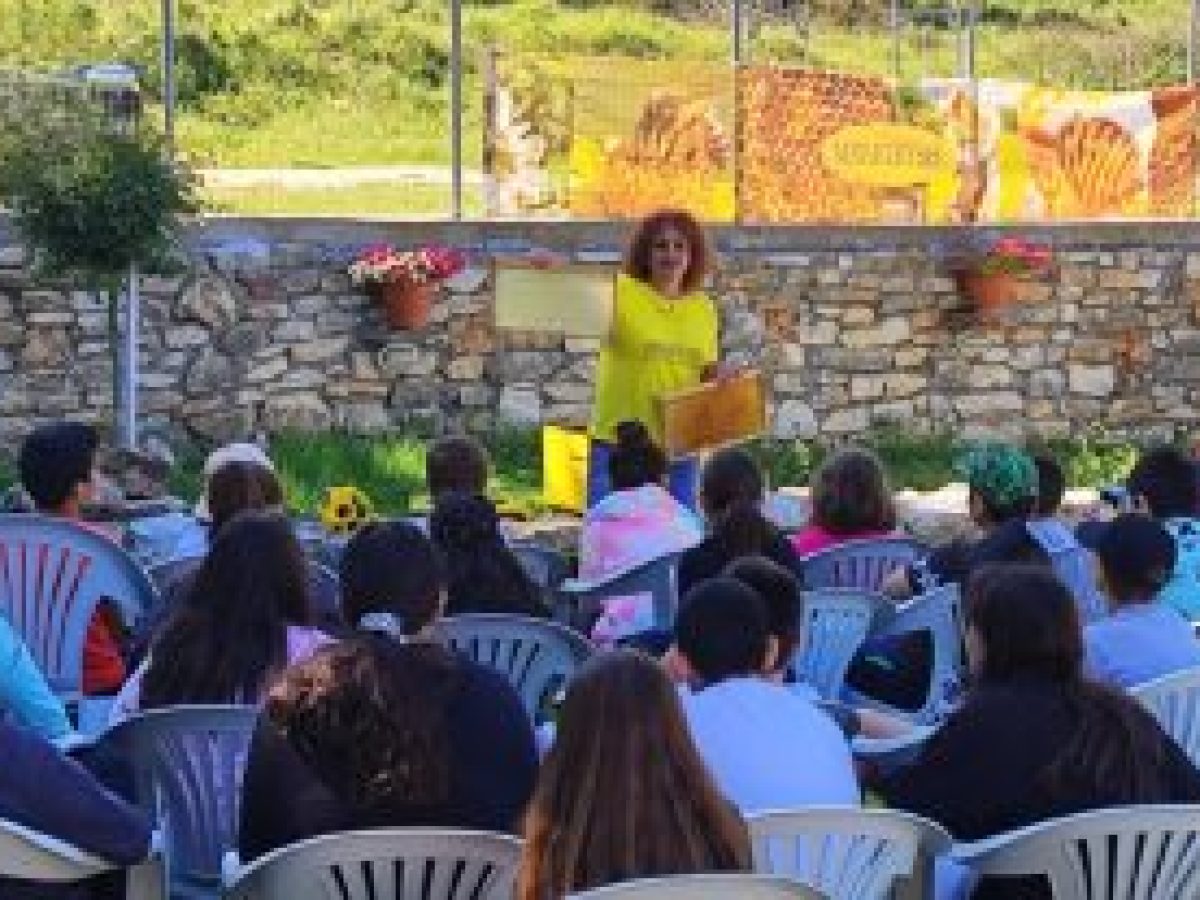 Στα Κομνηνά του Νέστου η ζωή έχει γεύση μέλισσας, δημιουργίας και αγάπης (φωτογραφίες)