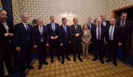 sti-sofia-apostoli-aftodiikitikon-ke