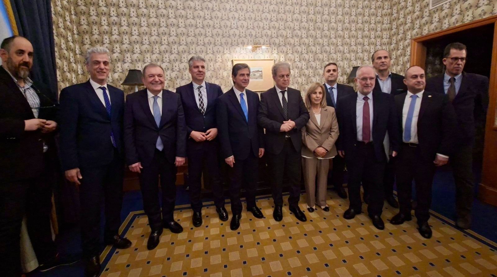 sti-sofia-apostoli-aftodiikitikon-ke