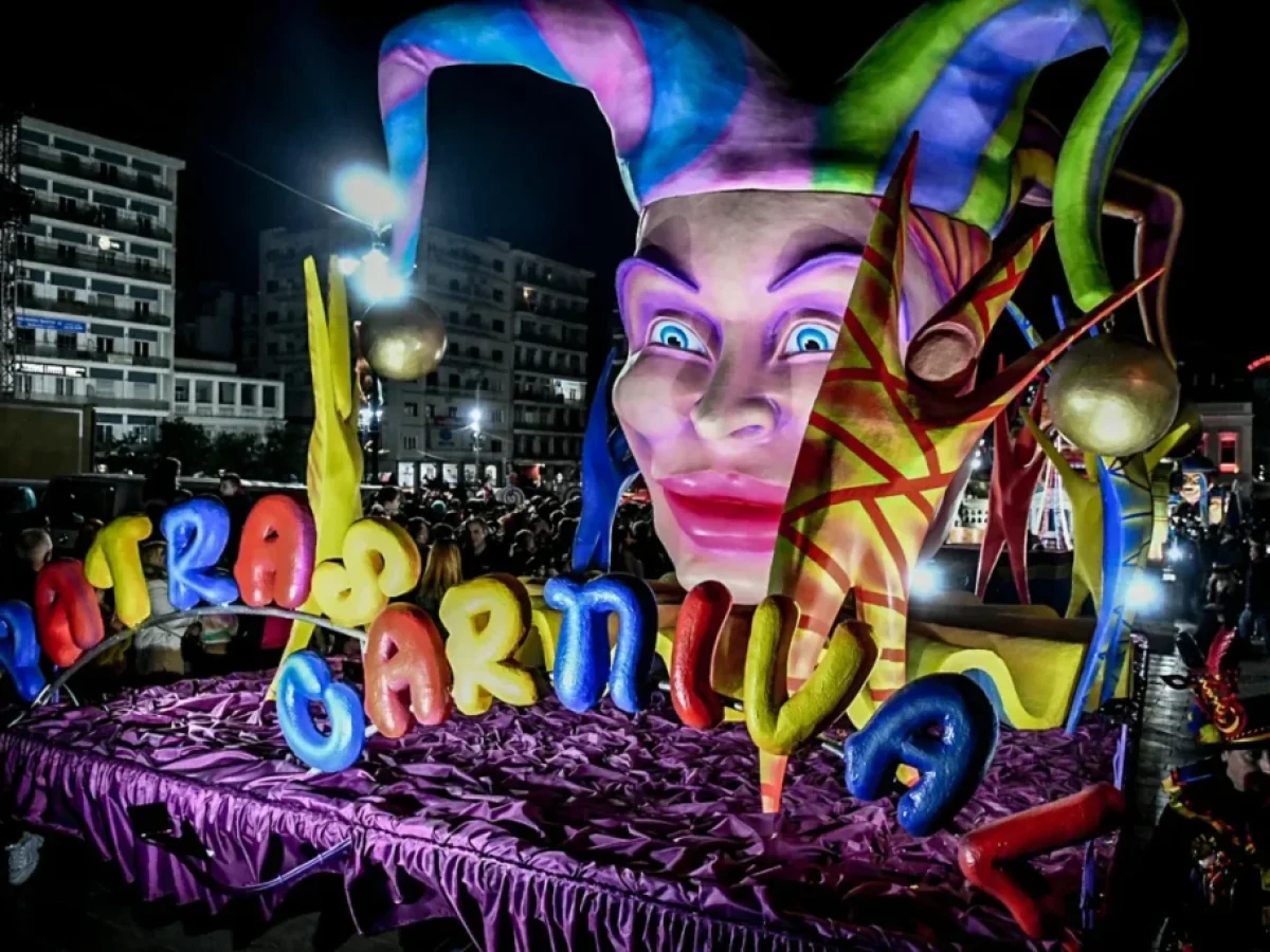 Στους δρόμους σήμερα τα άρματα του Πατρινού Καρναβαλιού