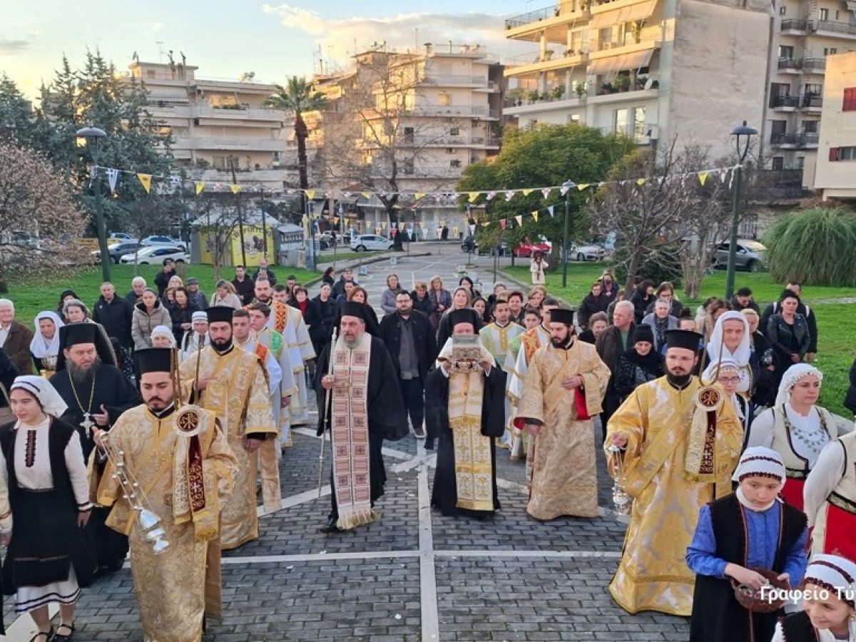 Τα Ιερά Λείψανα των Αγίων Ραφαήλ, Νικολάου και Ειρήνης υποδέχθηκε ο Ιερός Ναός Αγίας Τριάδος Αγρινίου