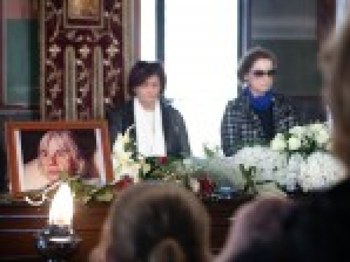 Τελευταίο «αντίο» στην Ιωάννα Καρατζαφέρη