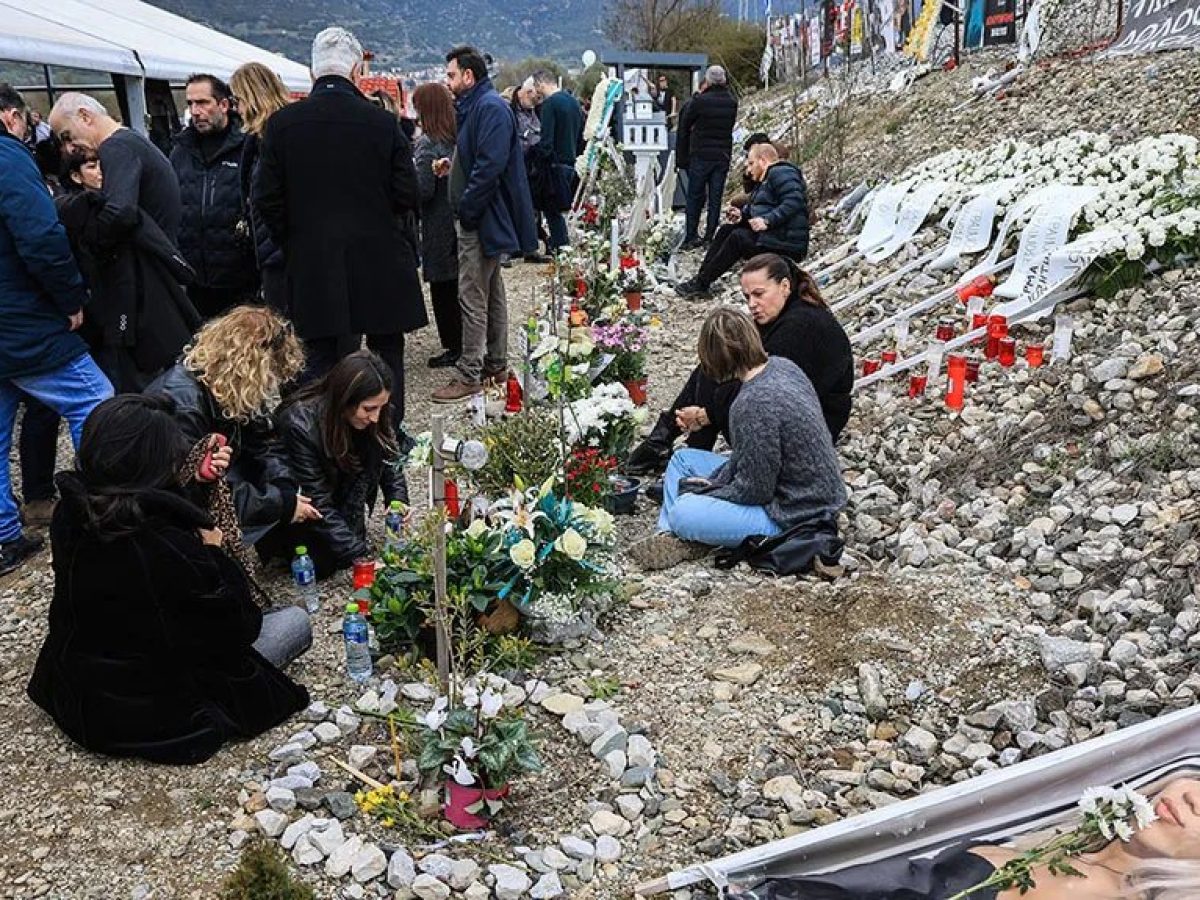 Τέμπη: Κοροϊδία! Απαγορεύουν την εξέταση των σορών στο εξωτερικό ενώ δεν υπάρχει κατάλληλο εργαστήριο στην Ελλάδα