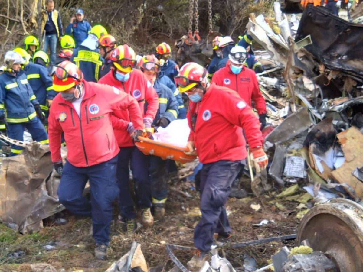 Τέμπη: Τελεσίγραφο Εισαγγελίας προς ιατροδικαστές – Εκταφές μέχρι την Παρασκευή- Αποκλείει το εξωτερικό