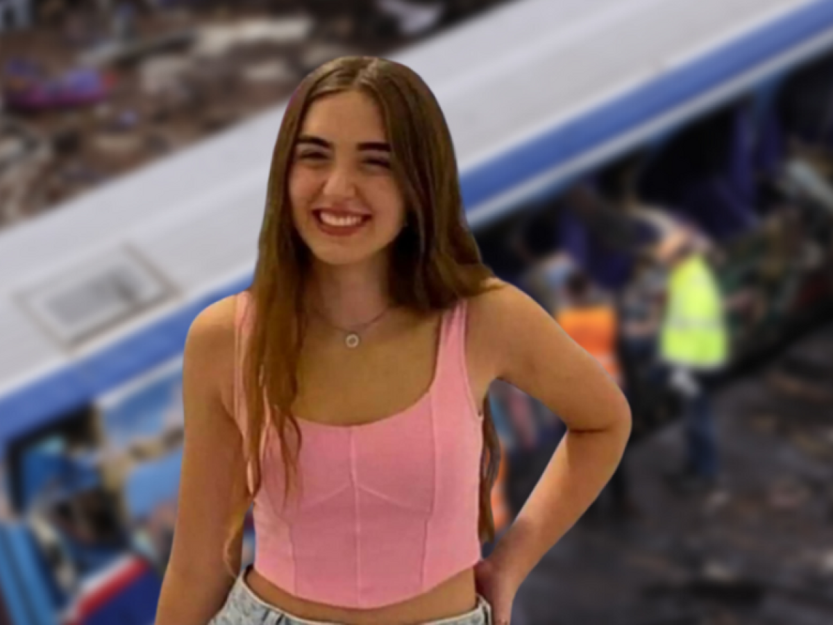 Τέμπη – Ξεσπά η μητέρα της Αναστασίας Παπαγγελή από τα Καλάβρυτα: «Την Αναστασία την ήθελα, Καραμανλή. Αν εσύ έχεις τα παιδιά σου, εμένα μου λείπει ένα από τα τέσσερα. Δεν στα χρώσταγα»