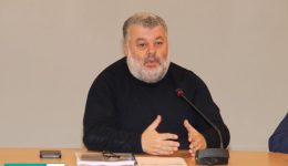 theofilos-michalatos-diefkrinisis-schetika-me