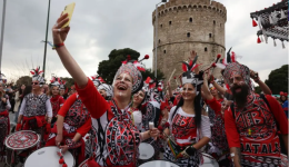 thessaloniki-se-apokriatiko-pireto-parelasi