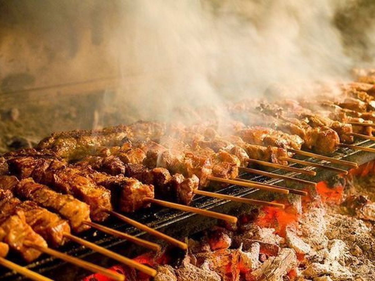 Τι είναι η Τσικνοπέμπτη και τι συμβολίζει;