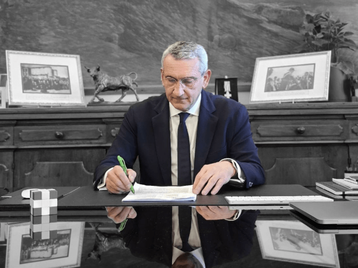 Τηλεδιάσκεψη μεταξύ Περιφερειάρχη και 29 Δημάρχων των Κυκλάδων και της Δωδεκανήσου για την κοινή δράση επί δύο εμβληματικών δράσεων