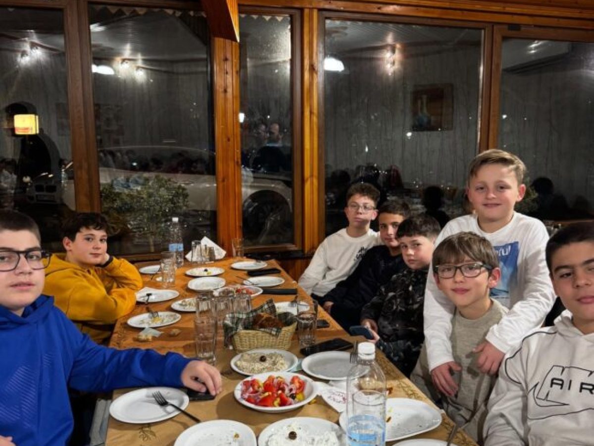 Την πίτα τους έκοψαν τα μέλη της Ακαδημίας “Ακρίτες” Κομοτηνής (φωτος)