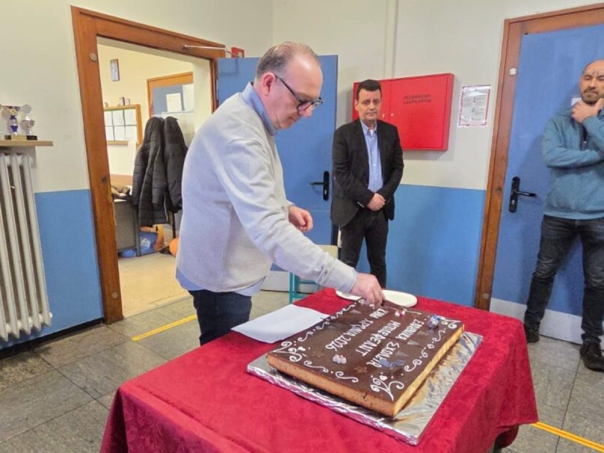 Την Πρωτοχρονιάτικη Πίτα του έκοψε ο Σύλλογος Γονέων και Κηδεμόνων Ελληνικών Σχολείων Μπίλεφελντ