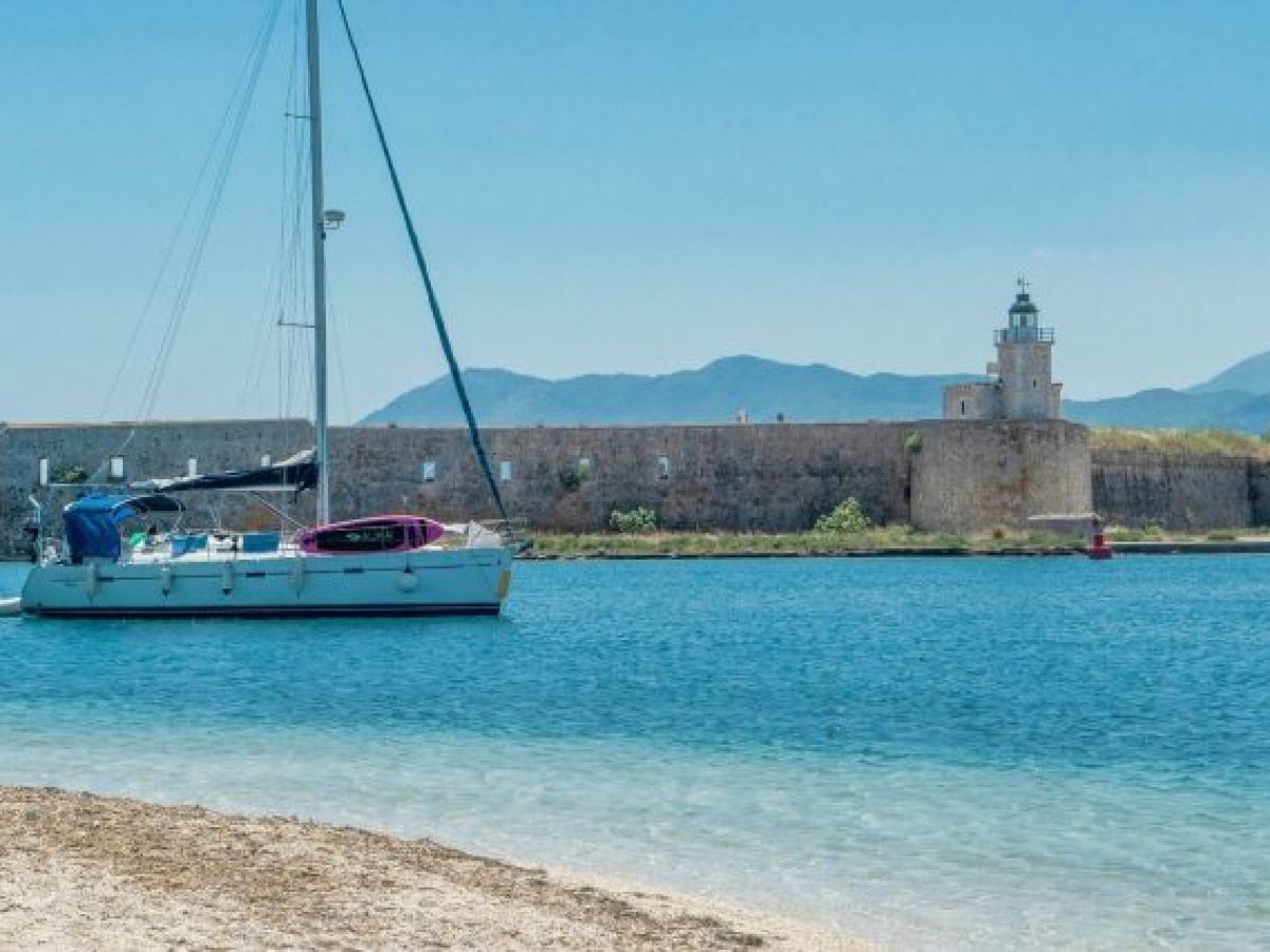 Το ΓΕΝ  δίνει «λύση» στο θέμα του Τουριστικού Περιπτέρου για την απόσταση ασφαλείας από τον Φάρο