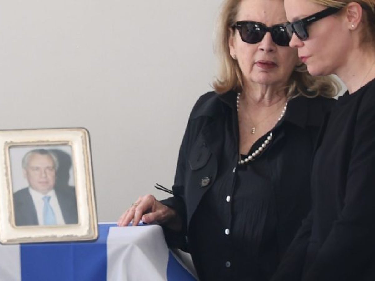 Το ”ύστατο χαίρε” στον Αναστάση Παπαληγούρα