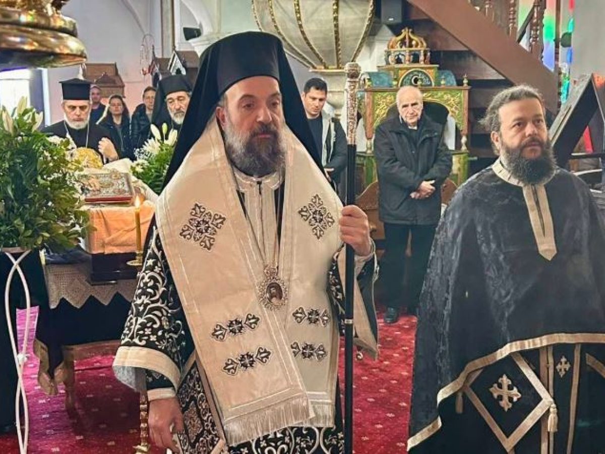 ΤΟ «ΥΣΤΑΤΟ ΧΑΙΡΕ» ΣΤΟΝ ΜΗΤΡΟΠΟΛΙΤΗ πρ. ΘΗΡΑΣ ΕΠΙΦΑΝΙΟ