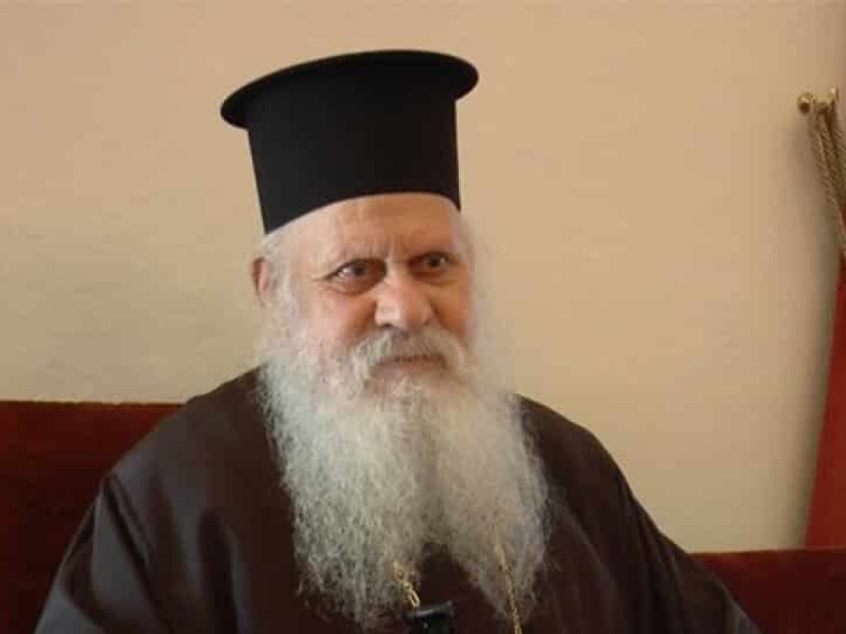 Το μήνυμα του προέδρου της Ένωσης Ξενοδόχων για την εκδημία του πρώην Μητροπολίτη Θήρας Επιφανίου