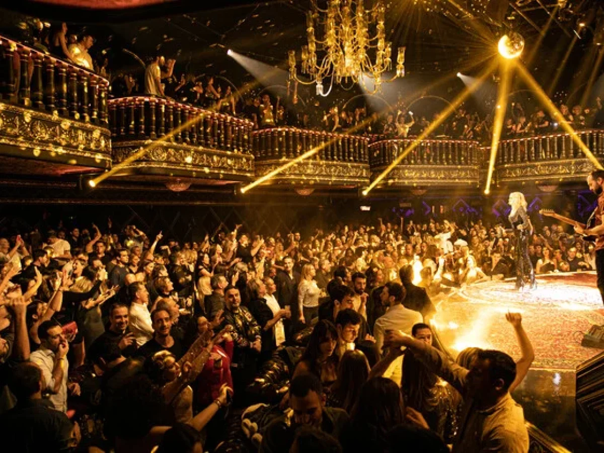 Το ντουέτο γνωστού Πατρινού επιχειρηματία με την Άννα Βίσση-ΔΕΙΤΕ ΒΙΝΤΕΟ