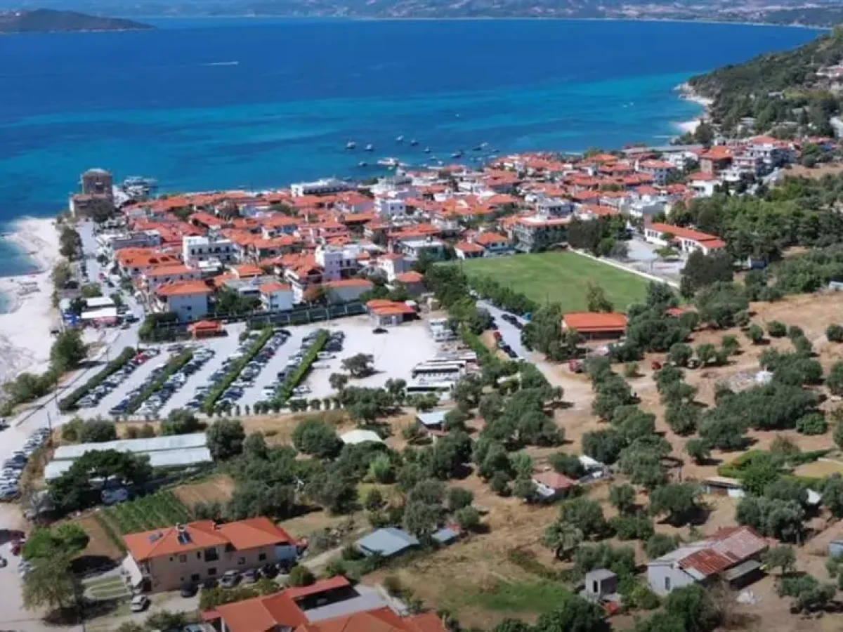 Το «Παράδοξο» της Χαλκιδικής – Χρυσά Ακίνητα πάνω σε Πήλινες Υποδομές