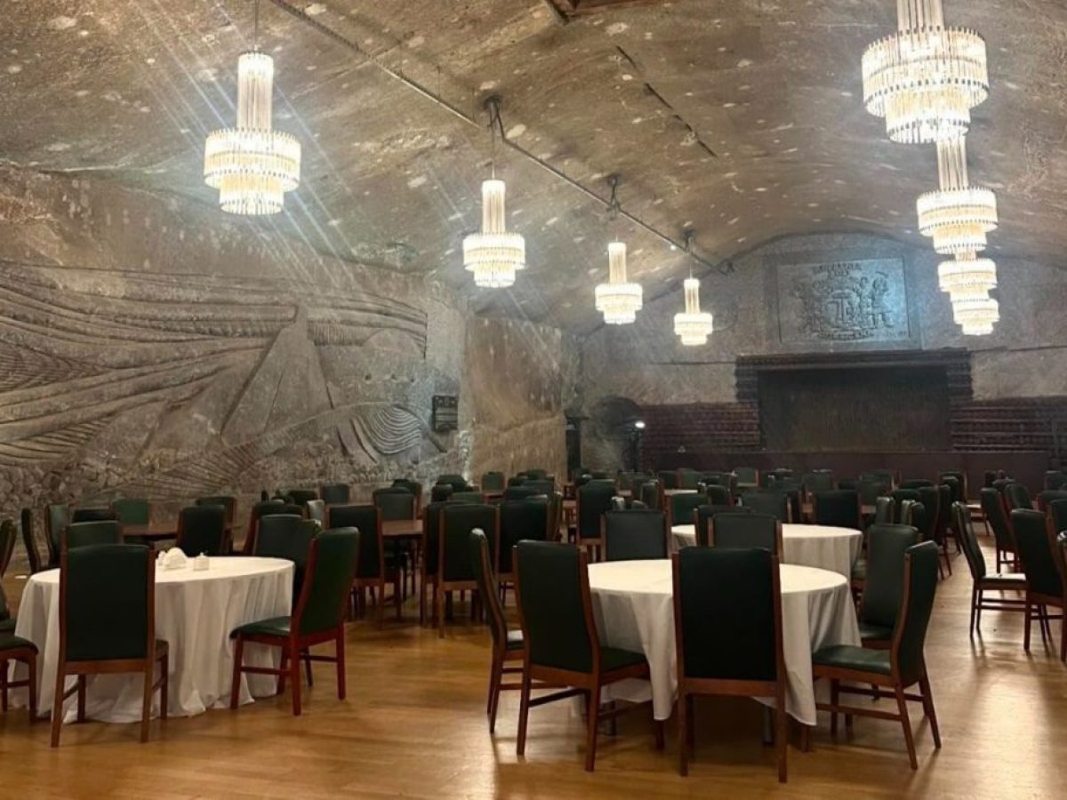 Το πιο βαθύ εστιατόριο στον κόσμο κρύβεται 100 μέτρα κάτω από τη γη – Και βρίσκεται σε… αλατωρυχείο!