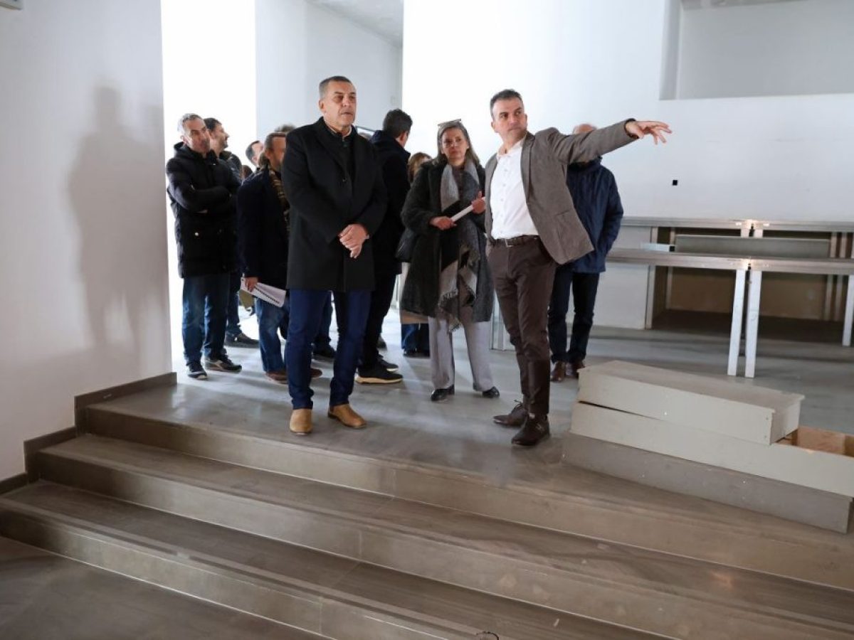 Το Θέατρο ΟΥΗΛ ετοιμάζεται να ανοίξει τις πόρτες του – Αυτοψία Κουρέτα, Μαμάκου