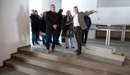 to-theatro-ouil-etimazete-na