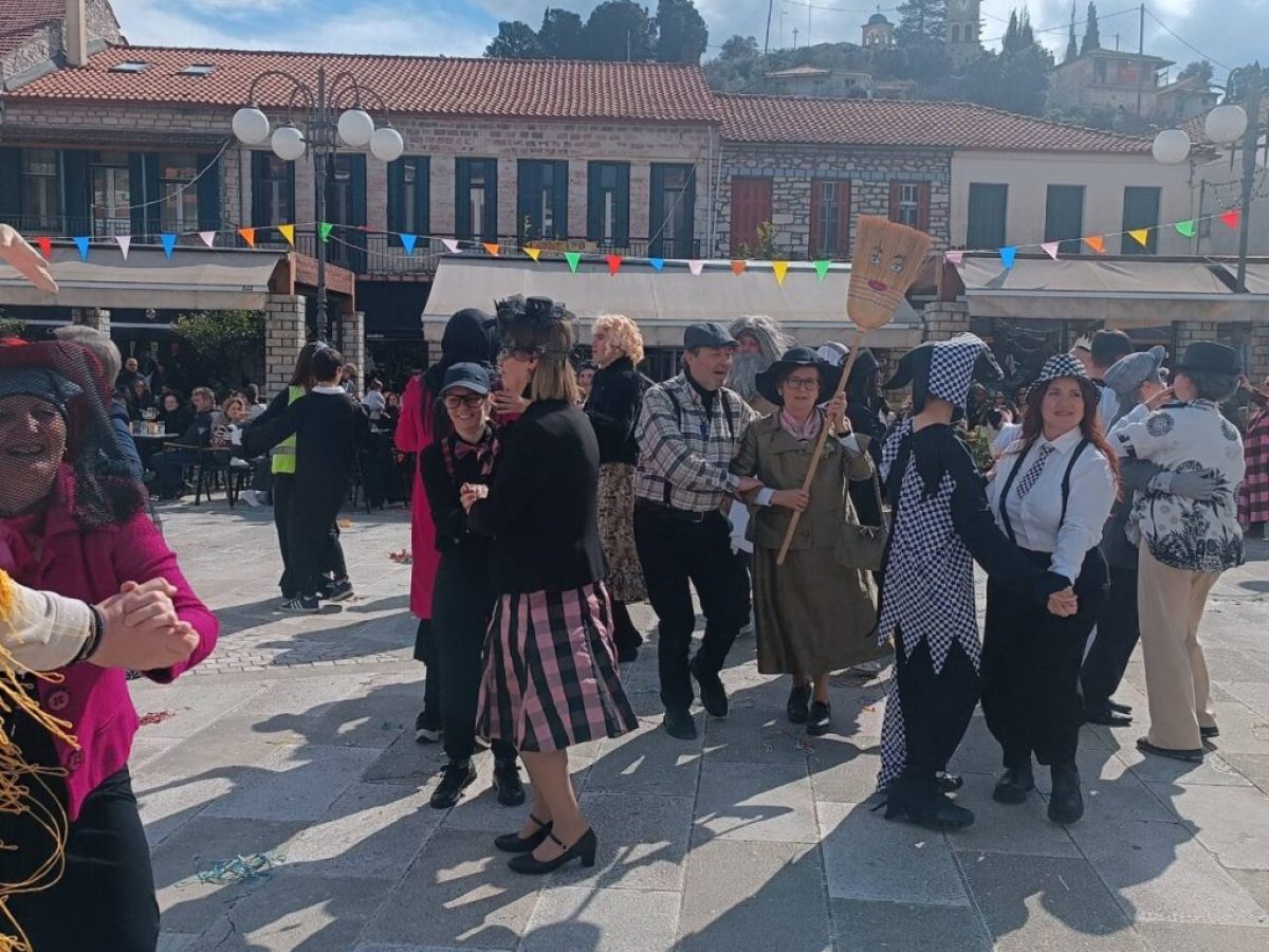 Το Θέρμο ξεκίνησε το γλέντι με το καρναβαλικό πάρτι και το παραδοσιακό “γαϊτανάκι” στην πλατεία