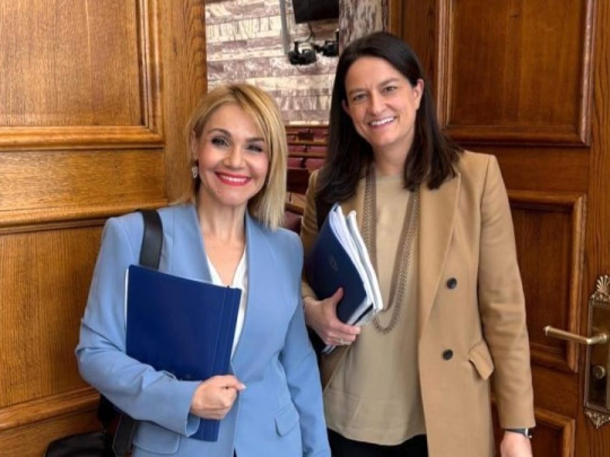 Το ζήτημα των ξεναγών και των ενσήμων τους έθεσε η Μίκα Ιατρίδη στην Υπουργό Εργασίας, Νίκη Κεραμέως.