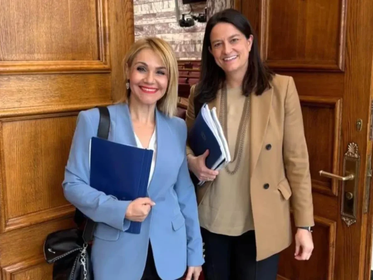 Το ζήτημα των ξεναγών και των ενσήμων τους έθεσε η Μίκα Ιατρίδη στην Υπουργό Εργασίας, Νίκη Κεραμέως