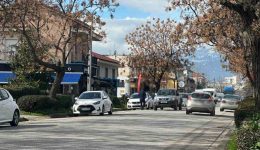 trikala-mazi-me-ton-kafe