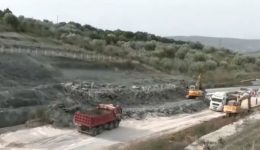 tris-mines-klisti-i-ionia